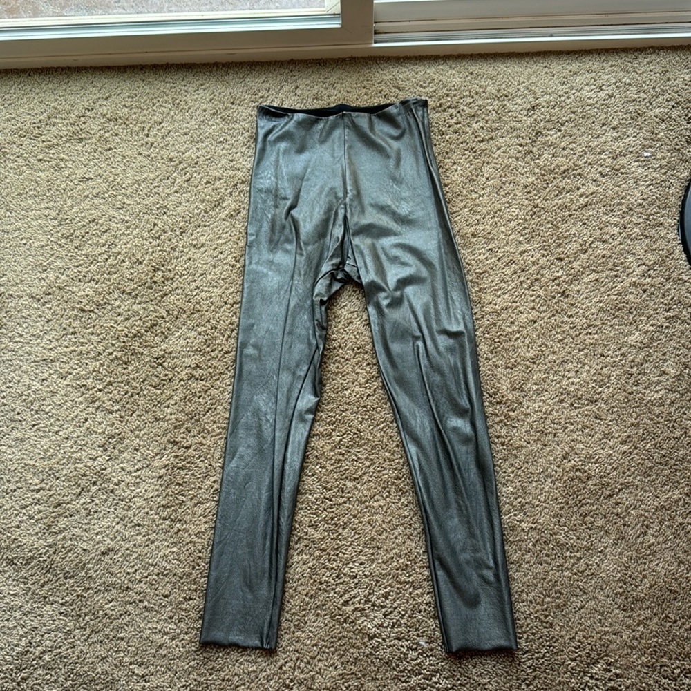 Pewter colored Commando leggings.